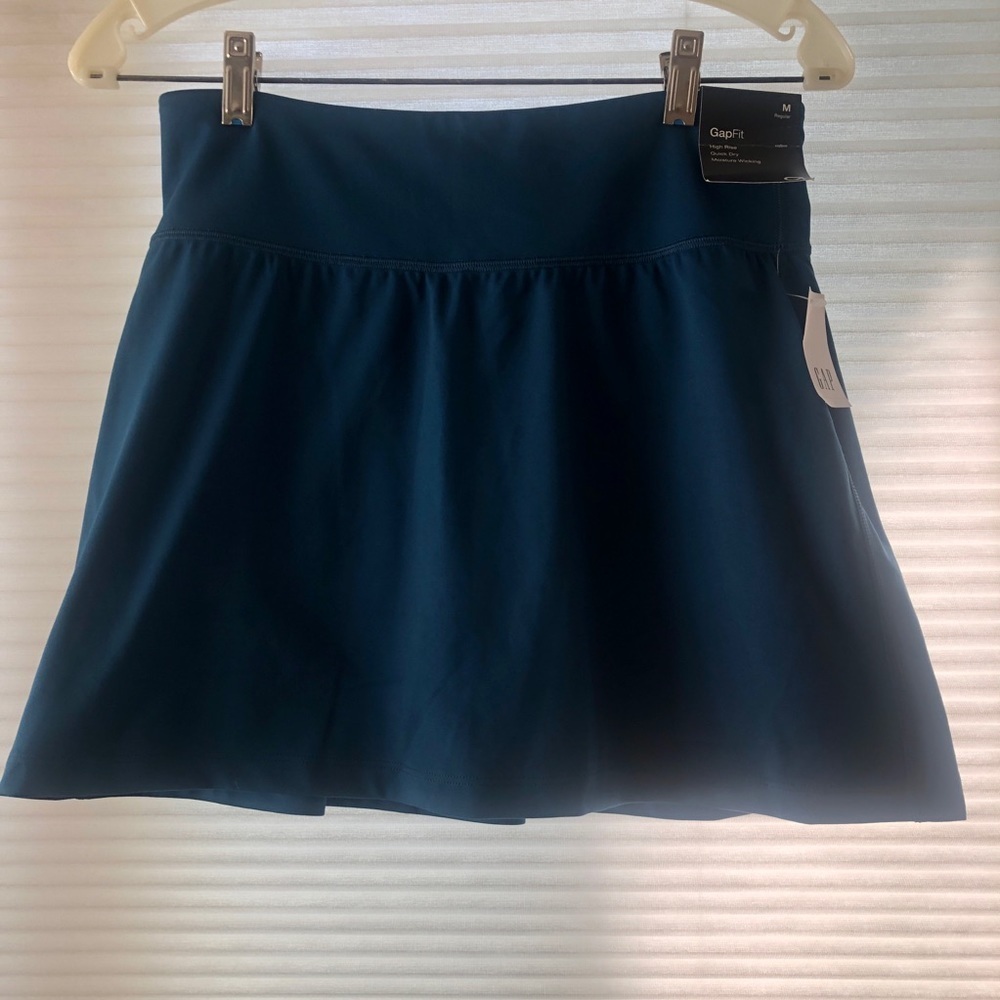 NWT Gap Skort Gapfit quick dry